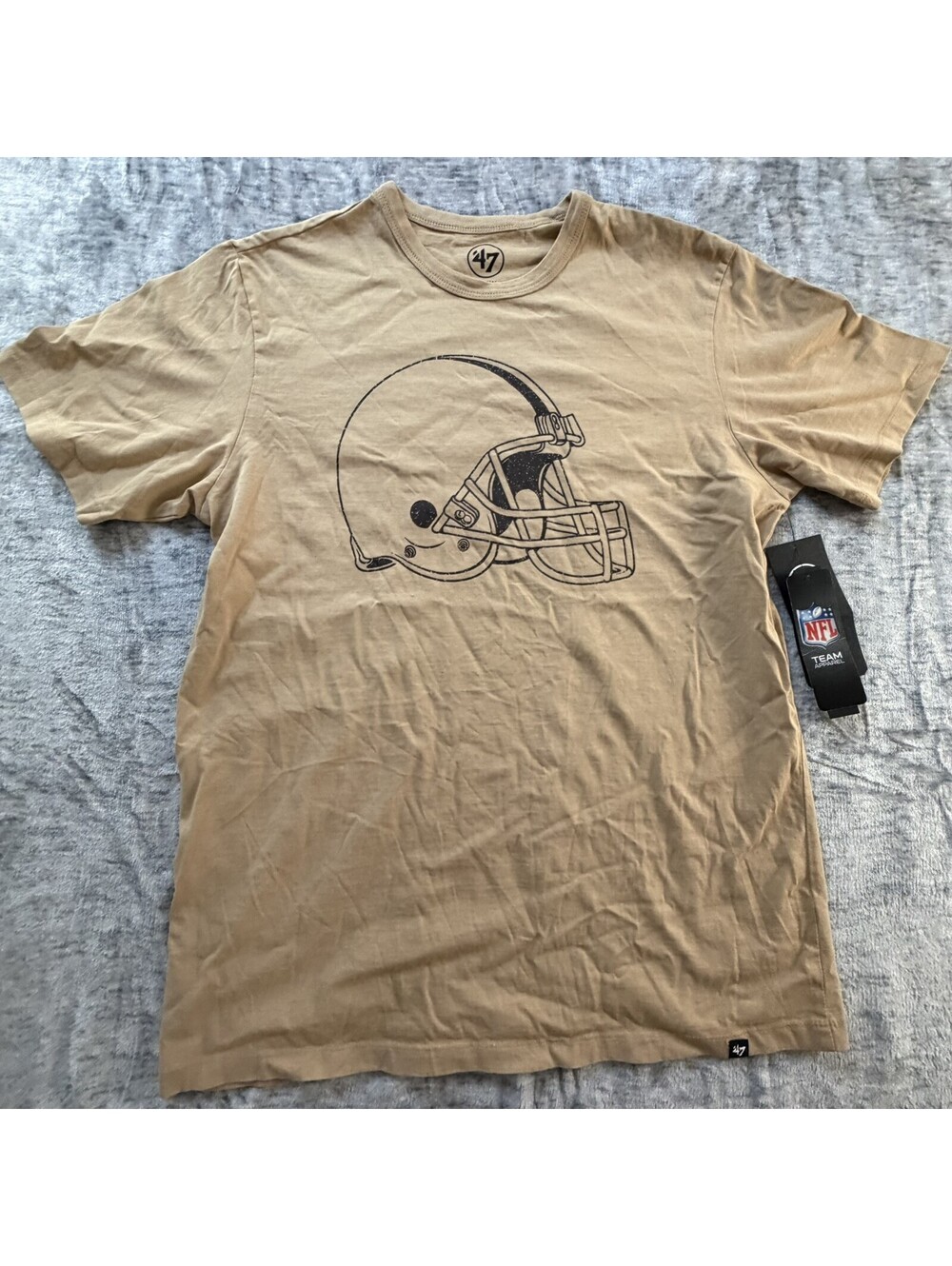 47 Brand Cleveland Browns NFL Helmet Logo T-Shirt Men's Medium Dusted Khaki